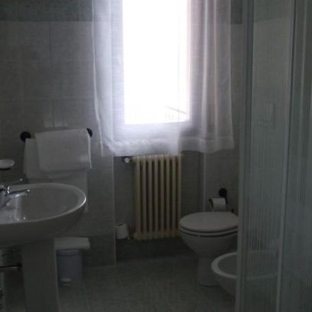 B&B Catullo Sirmione Phòng bức ảnh